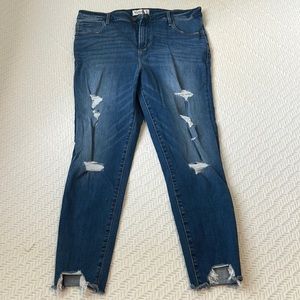 Abercrombie & Fitch
The Super Skinny Ankle
High Rise